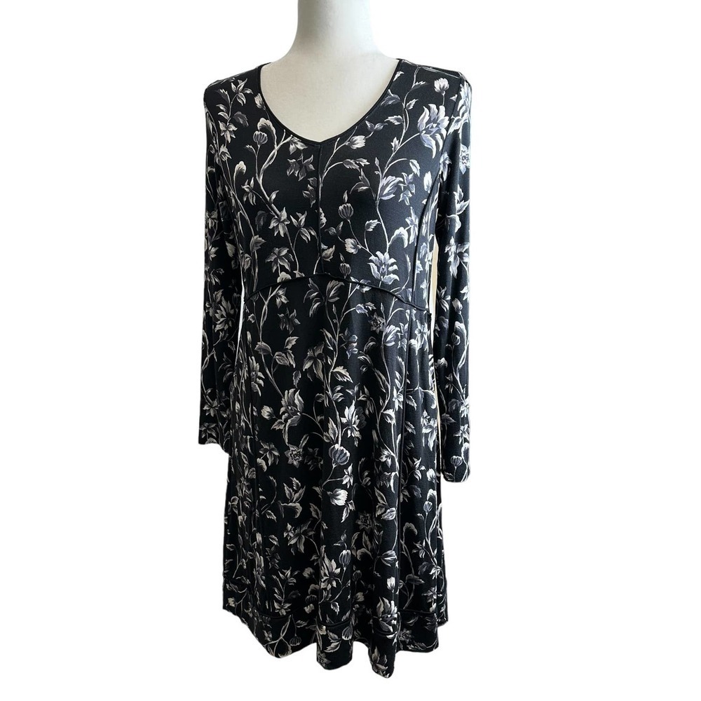 J. Jill Dress Women’s sz. XS V-neck Black Floral MIDI dress‎ with side Pockets